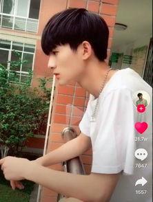 抖音网红吃瓜男的
