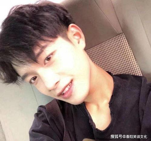 网红吃瓜头像男的图片真人,真人与虚拟形象大对比