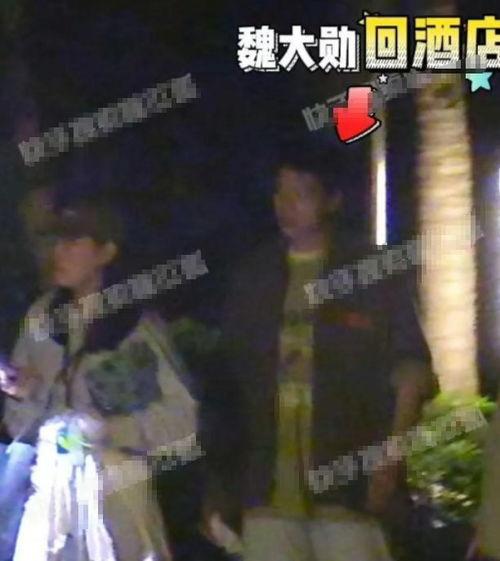 酒吧网红女吃瓜