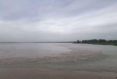 韩城黄河滩吃瓜网红视频,网红视频带你体验韩城夏日风情