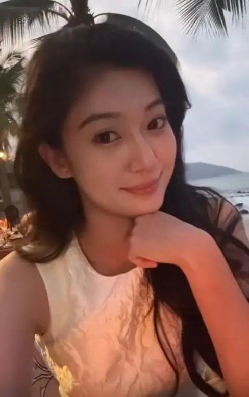 网红张露文个人资料吃瓜视频,从吃瓜视频到人气飙升的幕后故事