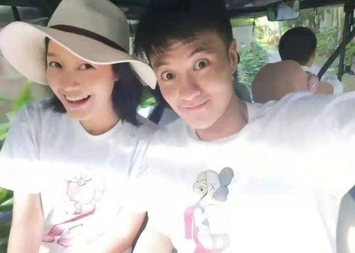 情侣网红博主吃瓜是谁,揭秘情侣网红博主吃瓜背后的故事