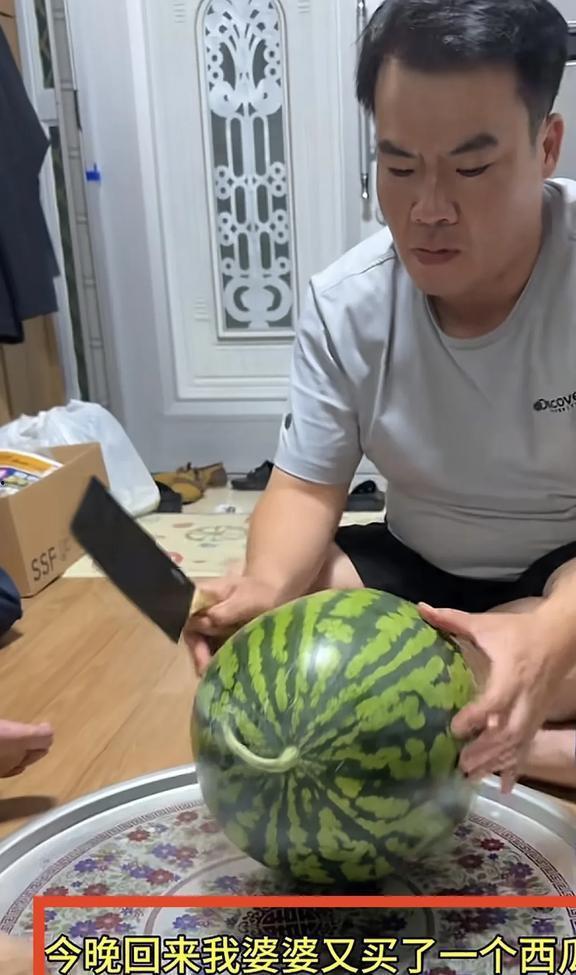 韩网吃瓜博主,揭秘吃瓜博主背后的惊人真相